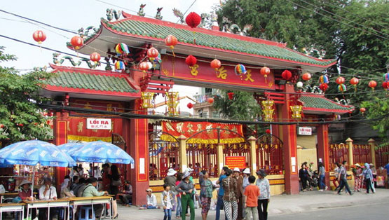 Lễ hội chùa Bà Thiên Hậu Thánh Mẫu Rằm tháng Giêng